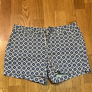 Gap Khakis 3” City Shorts - Size 2